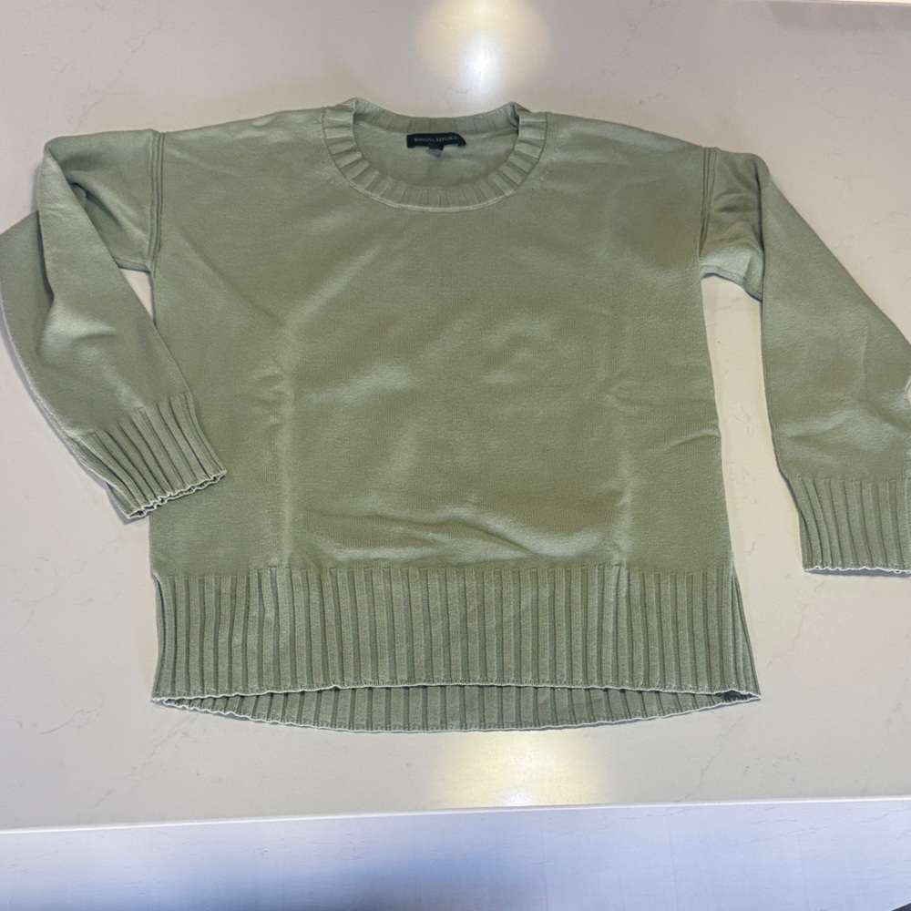 Banana Republic Sage Crew Neck Sweater